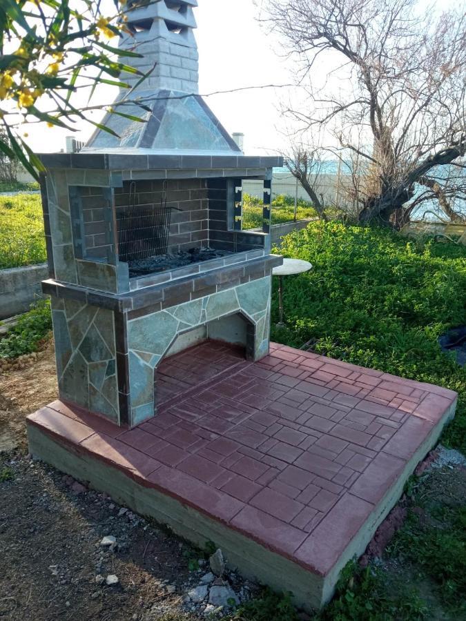 Villa Vasilikis Sea House à Lefkimi Extérieur photo