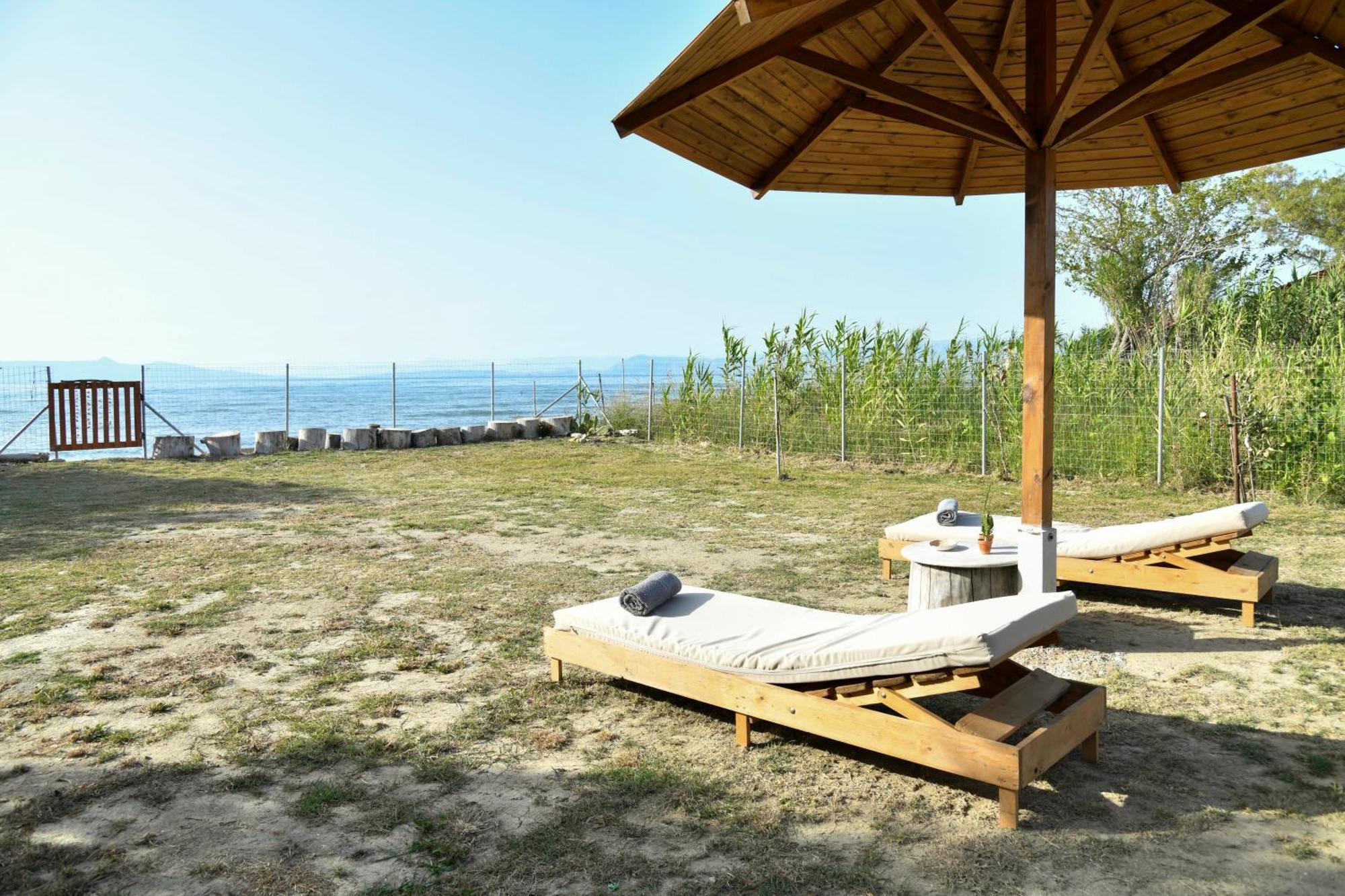 Villa Vasilikis Sea House à Lefkimi Extérieur photo