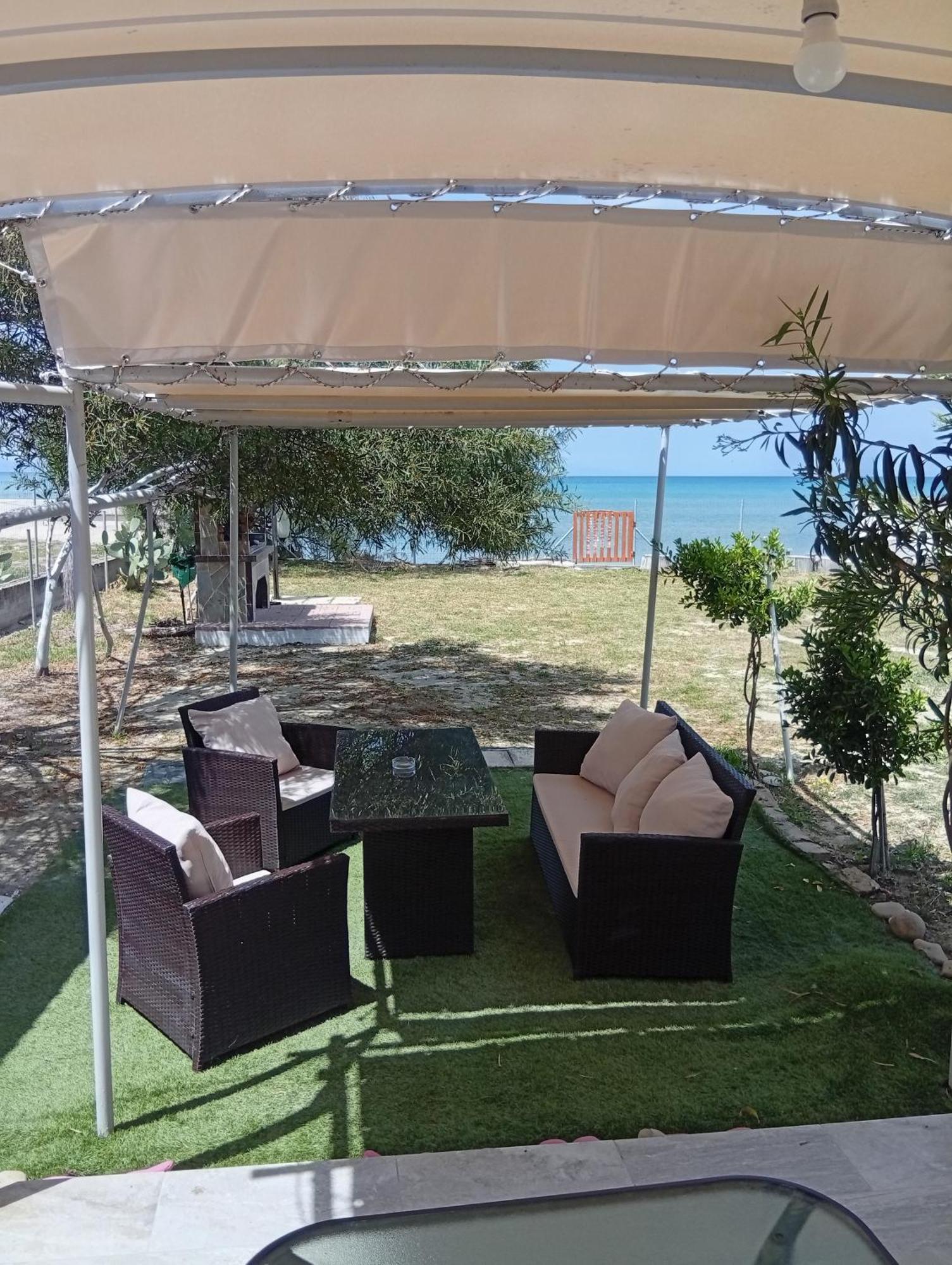 Villa Vasilikis Sea House à Lefkimi Extérieur photo